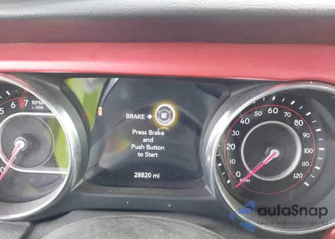 2021 Jeep Wrangler Unlimited Rubicon 4X4 z USA, uszkodzony, nr VIN 1C4JJXFGXMW841826